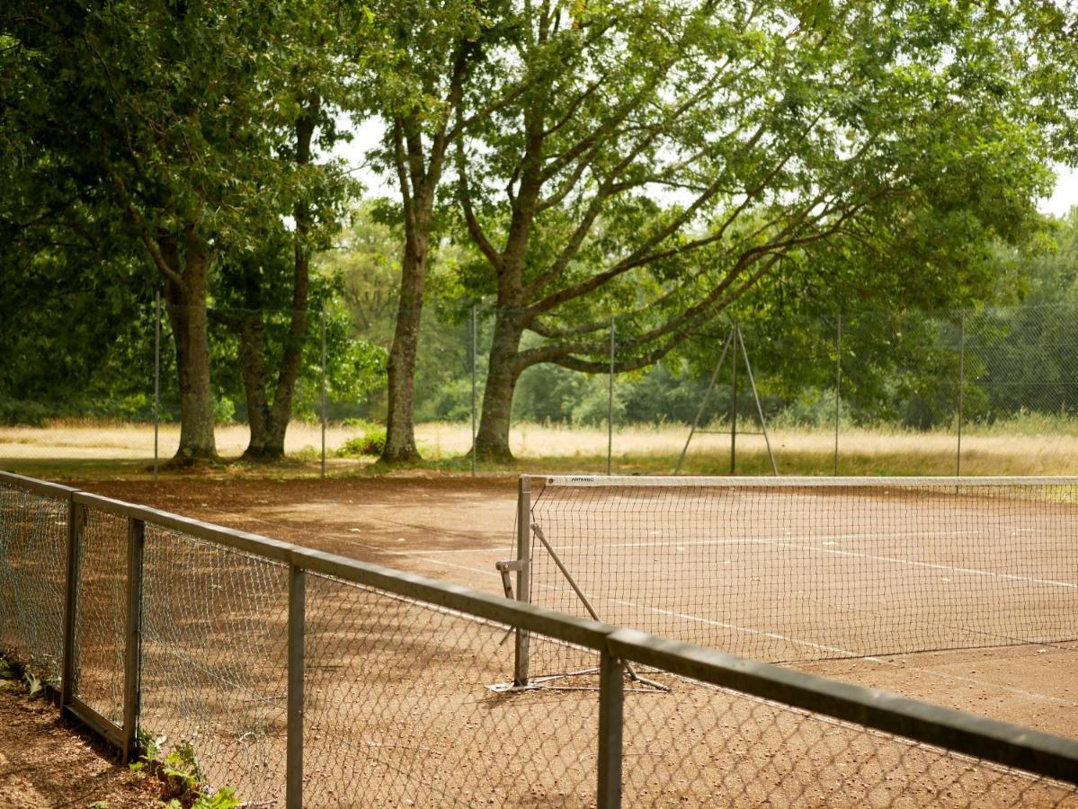 Best Western Le Bois De La Marche Liguge Bagian luar foto